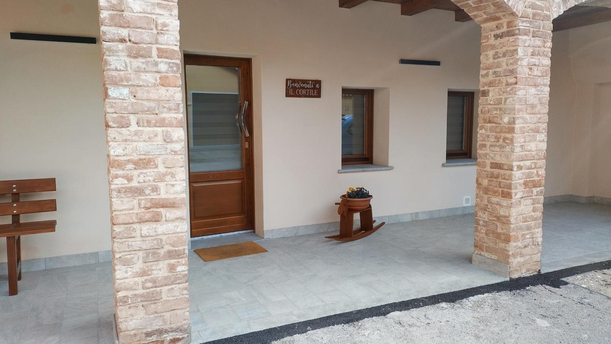 Il Cortile Lägenhet Boves Exteriör bild